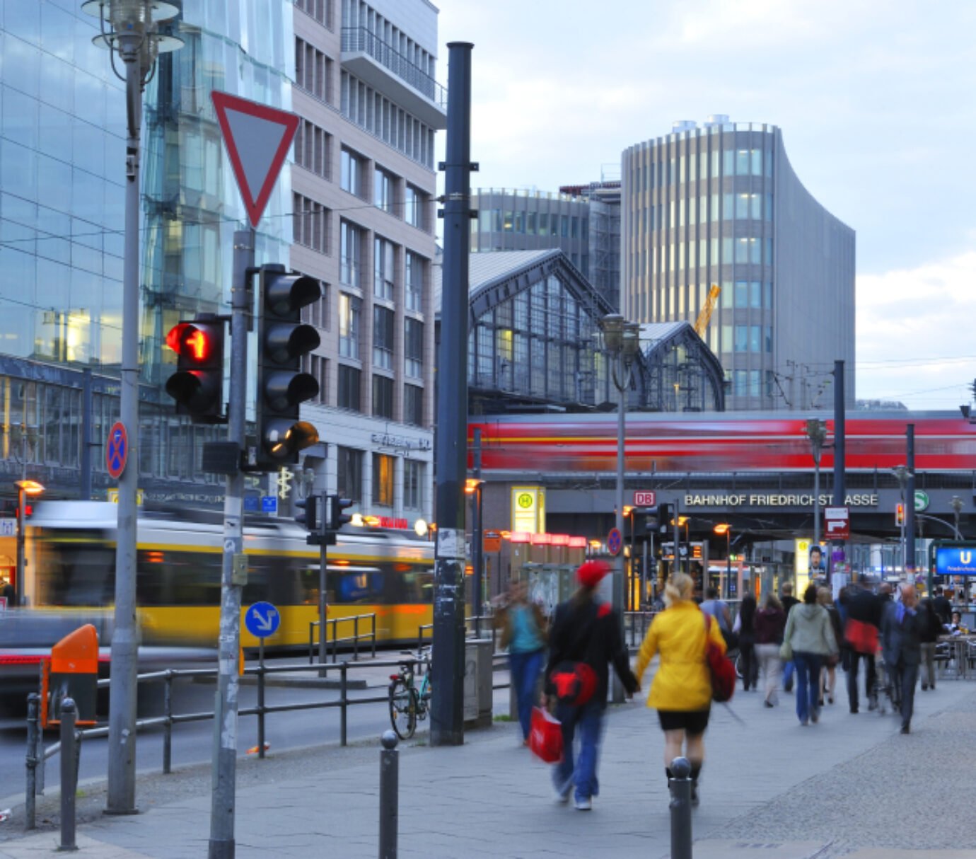 Fahrerjobs_ Fahradfahrer im Straßenverkehr-1